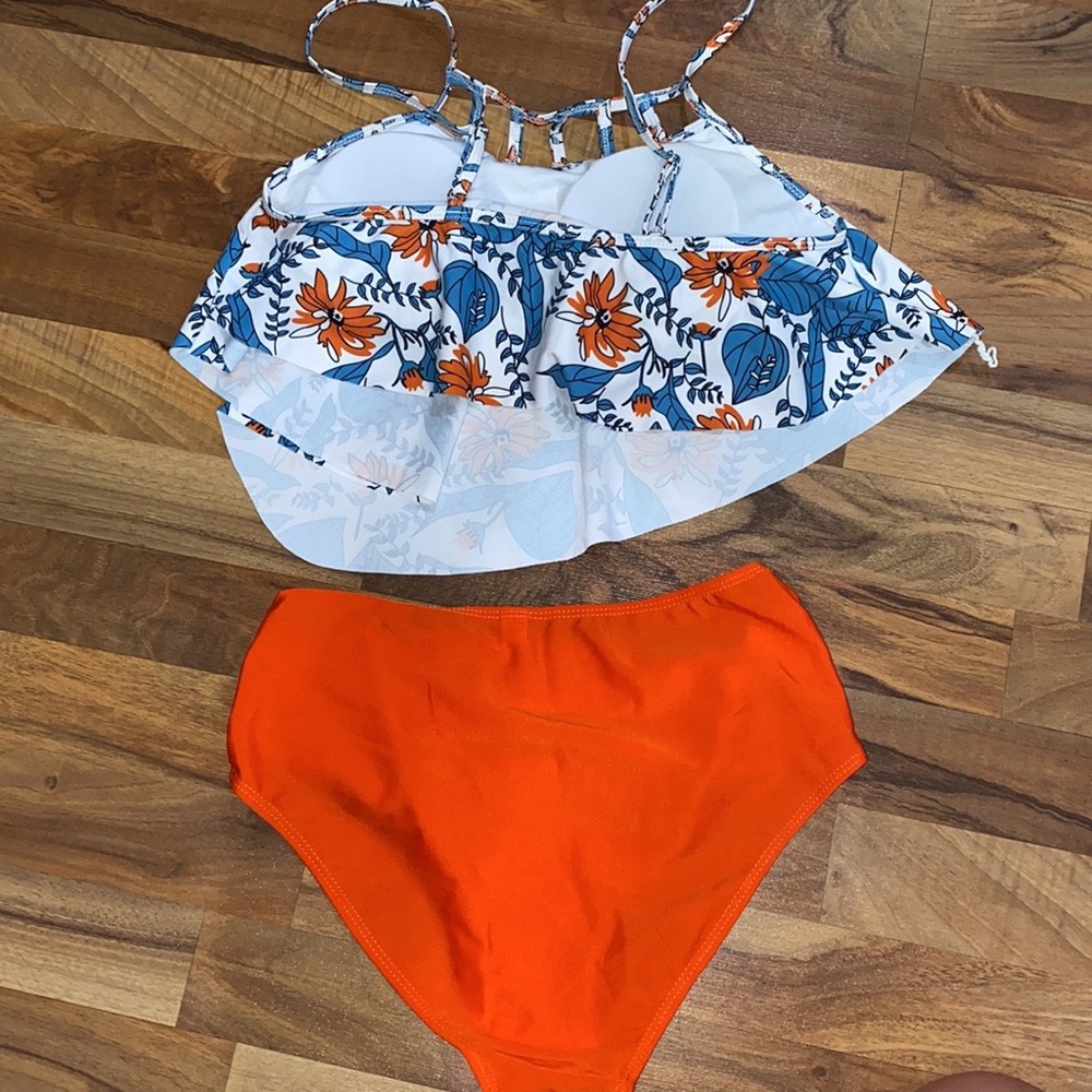 Bathing suit - Picture 3 of 3